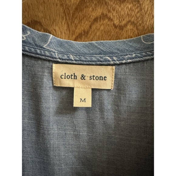 Cloth & Stone Anthropologie Women's Blue Denim-Like Floral V-neck Blouse Flowy M - Picture 3 of 10